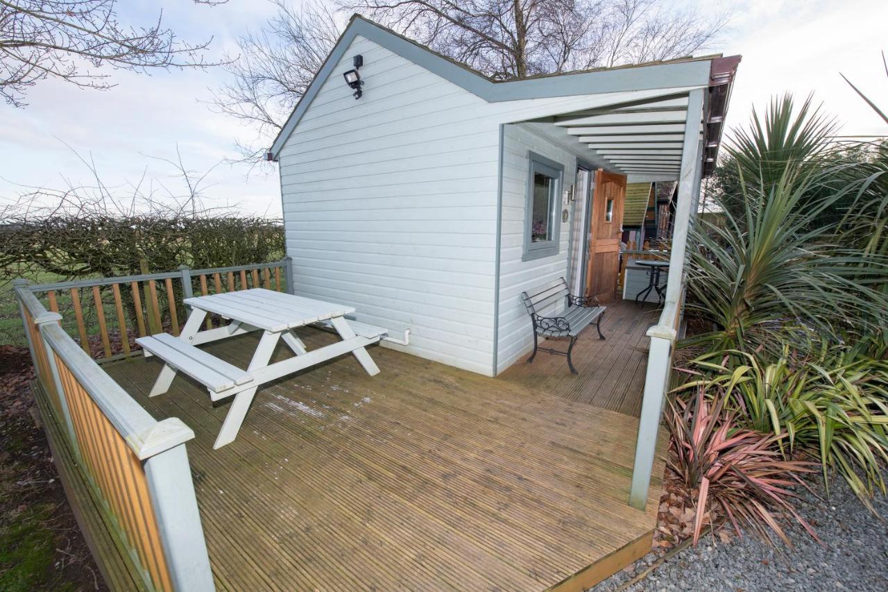 Seaways Glamping, Cedar Apartment Driffield Exterior photo